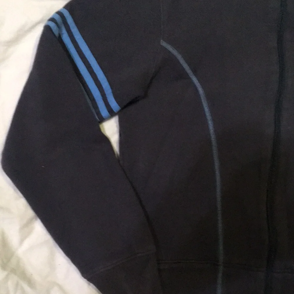 Adidas Boy’s Jacket.  Size 5.  Adidas 3 stripes on the right sleeve.